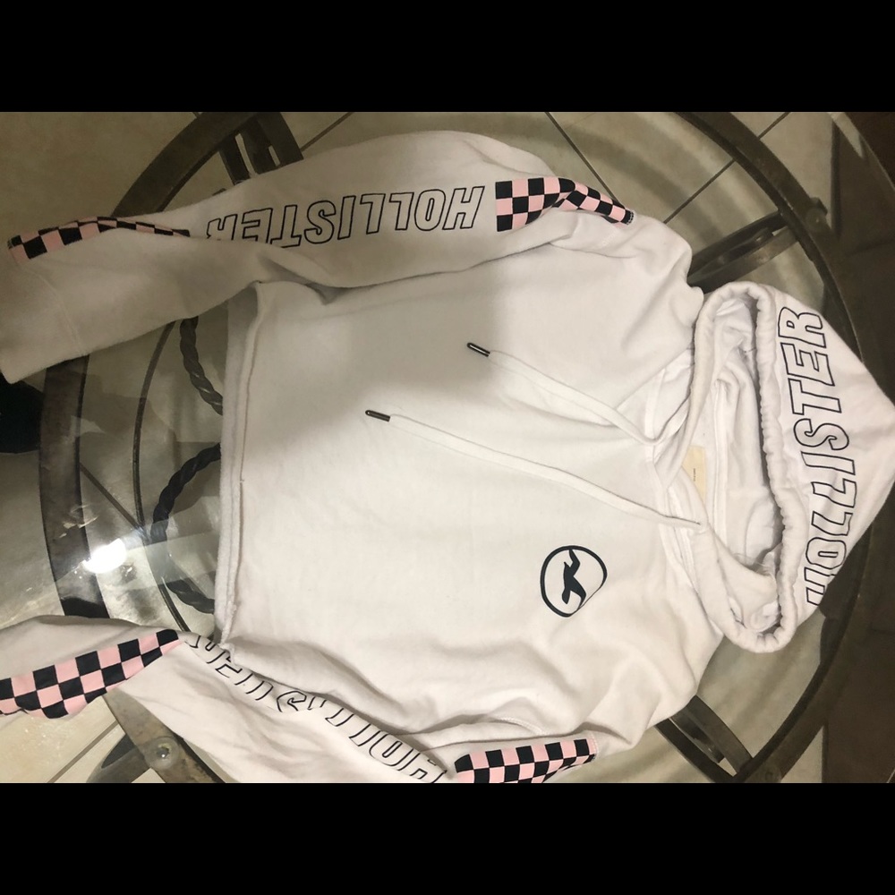 Women’s Hollister cropped hoodie